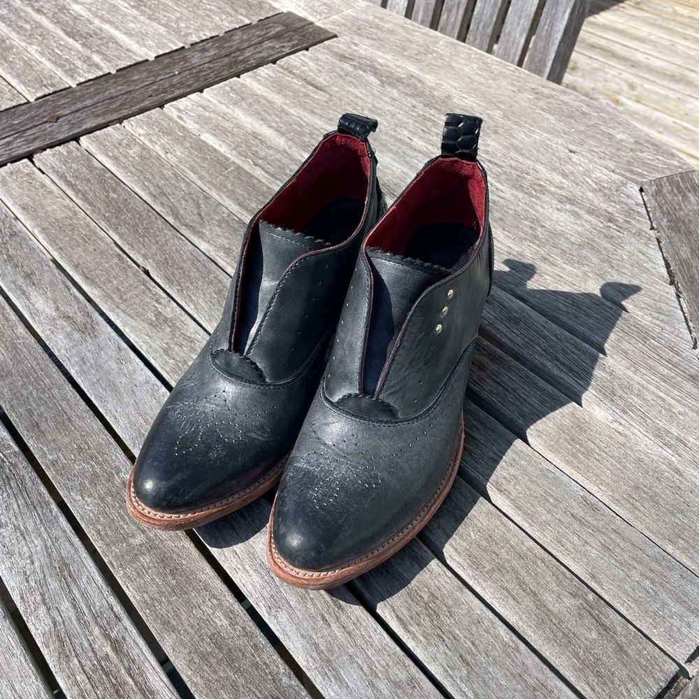 Freebird by Steven Sz 8 Sadie Black Leather Booties Wood Block Heel Snake Accent - Picture 12 of 14